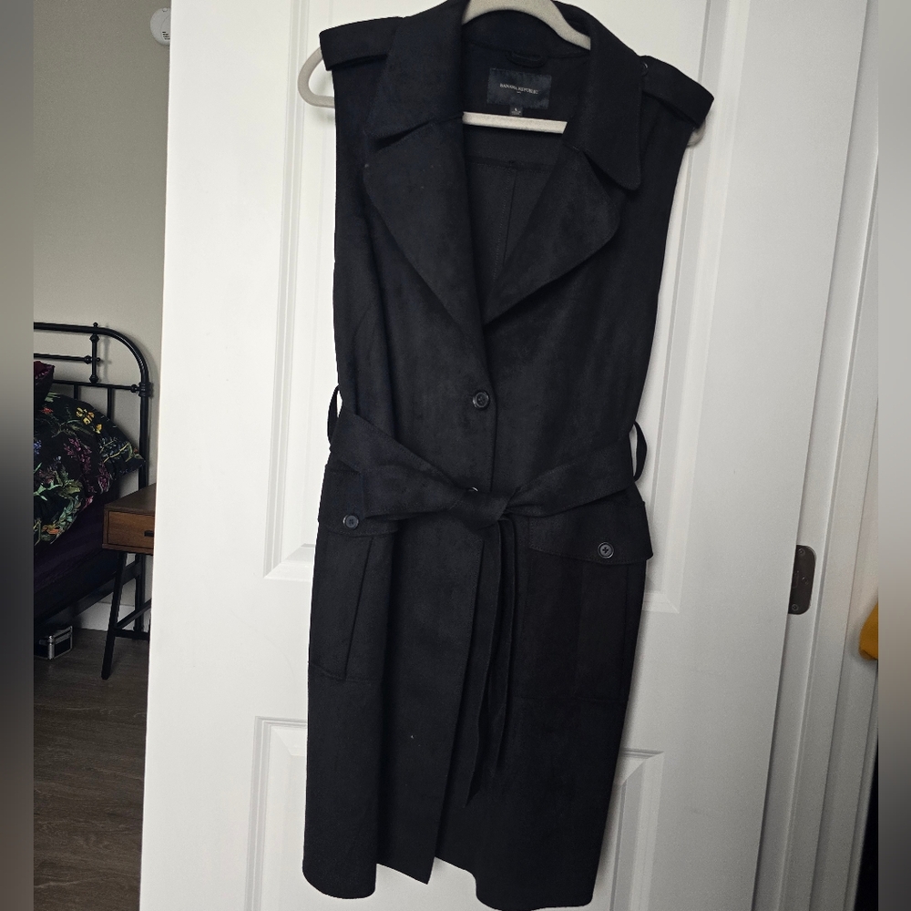 Banana Republic Black Sleeveless Vest